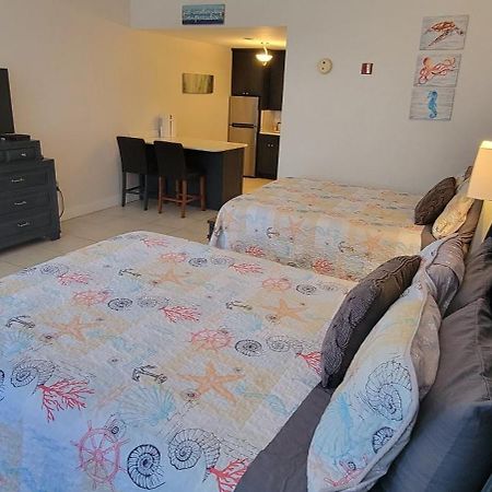 Sea Breeze, Studio 510, Beach Steps Away!+Pool+Wifi Ruskin Esterno foto