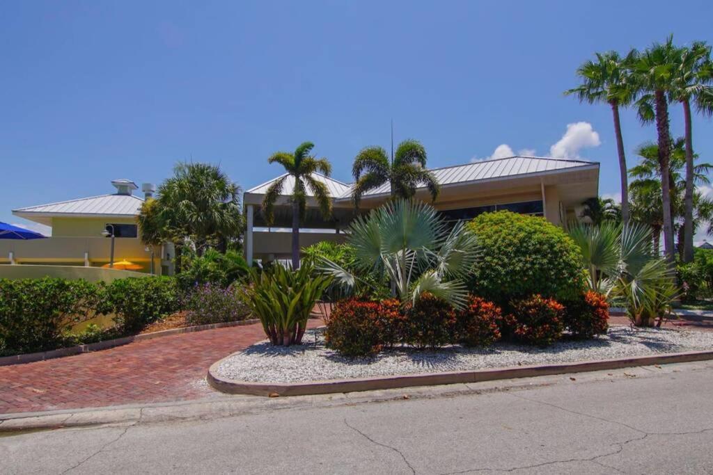 Sea Breeze, Studio 510, Beach Steps Away!+Pool+Wifi Ruskin Esterno foto