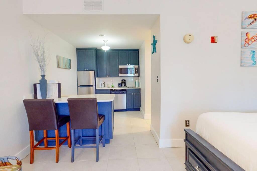 Sea Breeze, Studio 510, Beach Steps Away!+Pool+Wifi Ruskin Esterno foto
