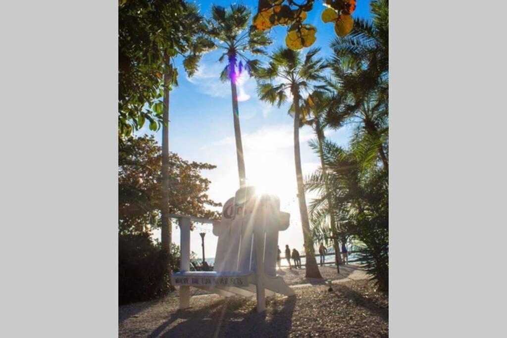 Sea Breeze, Studio 510, Beach Steps Away!+Pool+Wifi Ruskin Esterno foto